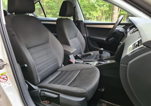 Skoda Octavia cena 59900 przebieg: 87749, rok produkcji 2019 z Łódź małe 407